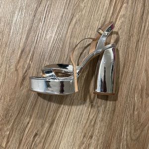 Size 40 Zara metallic heels.